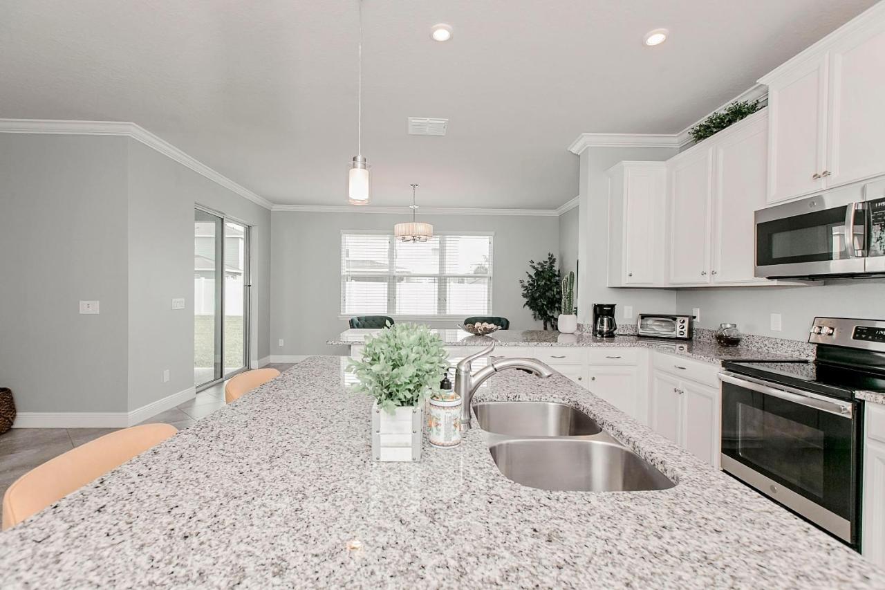 Spacious 4 Bed Home Near Orlando Gated Pool Access Σάνφορντ Εξωτερικό φωτογραφία