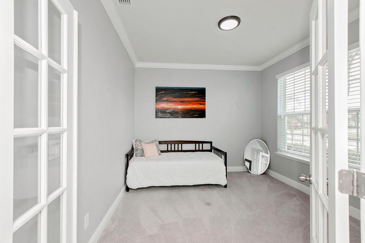 Spacious 4 Bed Home Near Orlando Gated Pool Access Σάνφορντ Εξωτερικό φωτογραφία